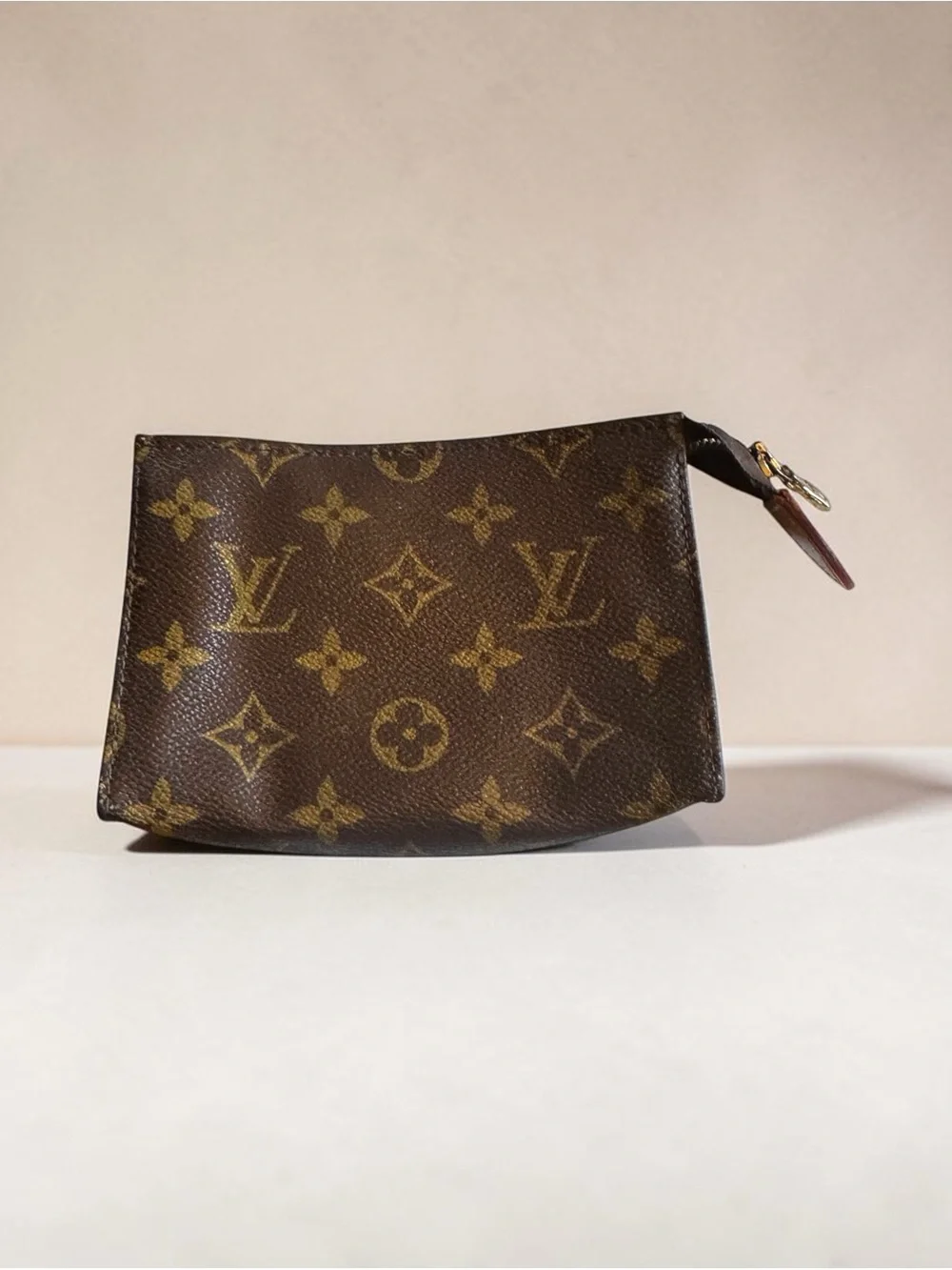 Louis Vuitton vintage 15 classic toiletry cosmetic, accessory pouch